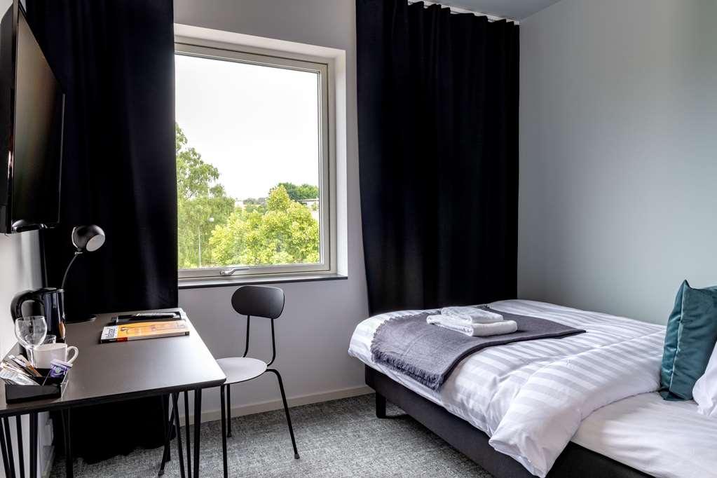 Hotel First Kokoloko VBY